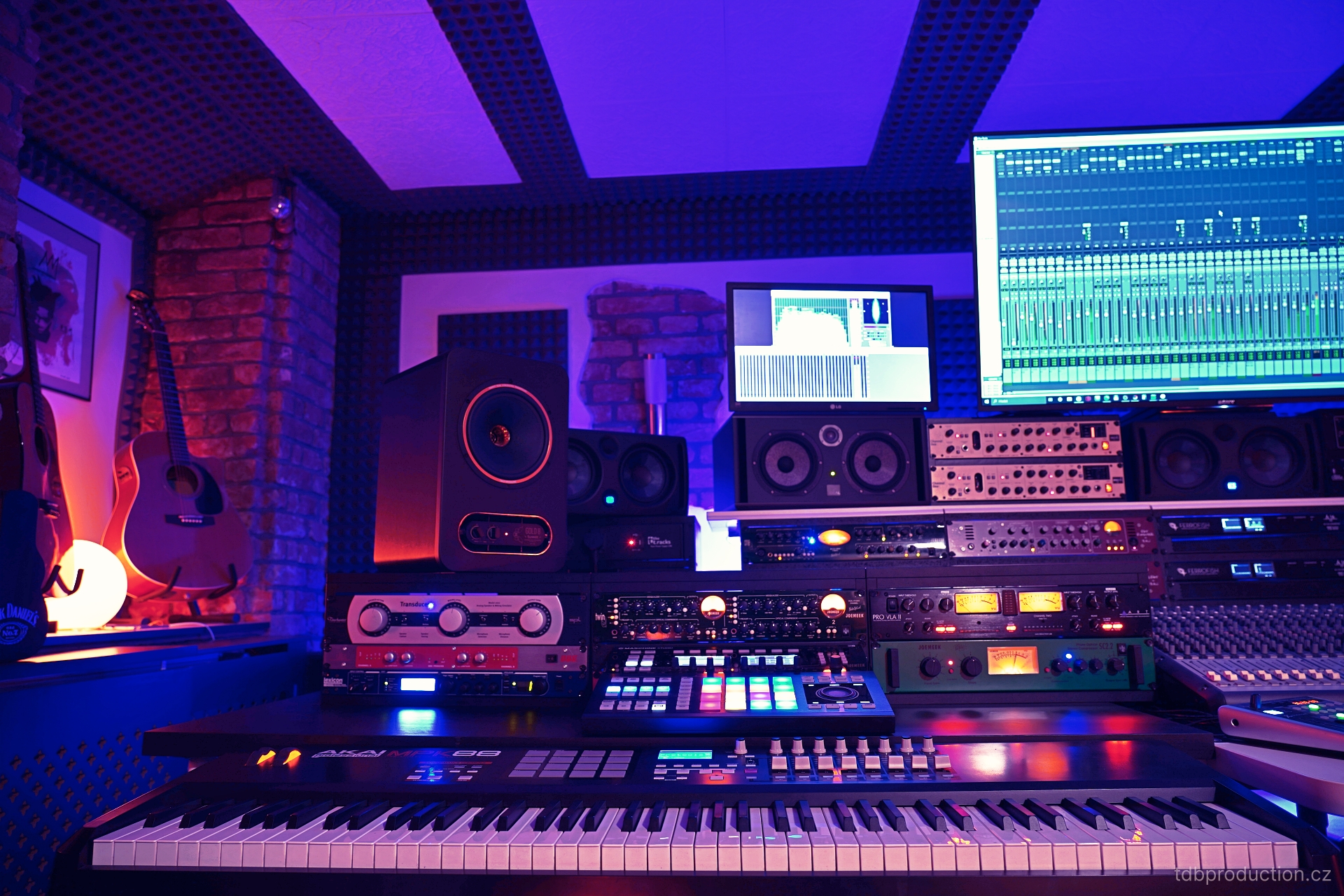 Nahrávací studio TdB Production Praha - SYNTEZÁTORY